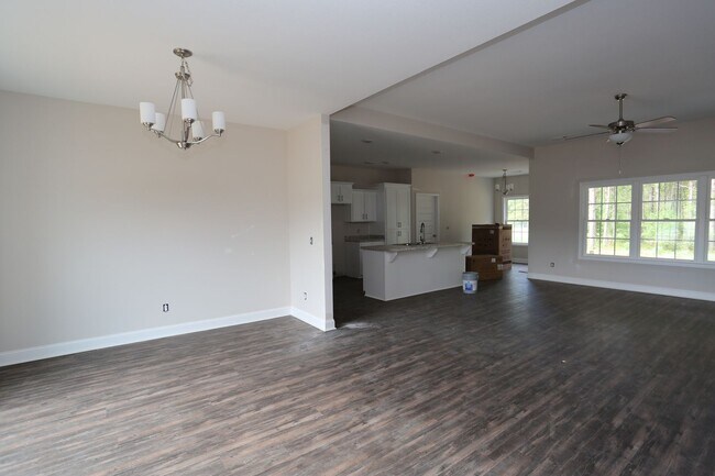 Foto del edificio - 3 Bedroom Brick House in SEB School District Available NOW