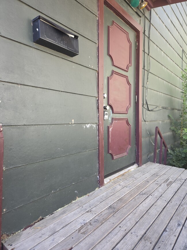 Building Photo - 310 S 31st St
