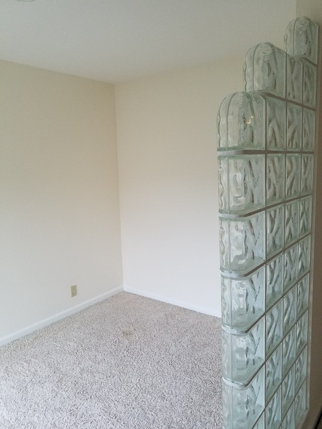 Office/Reading - 771 Kingston Ave
