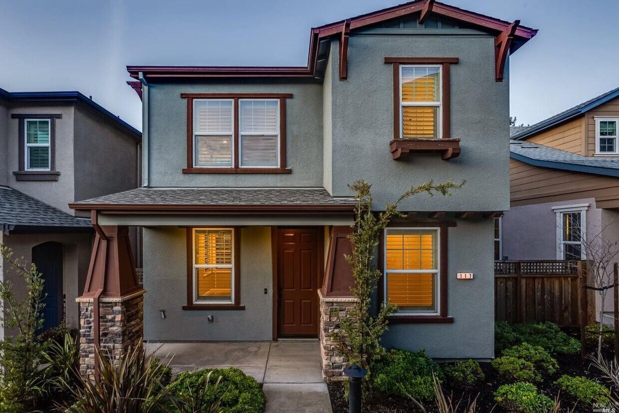 Primary Photo - Fabulous Healdsurg Home with Water & Garba...