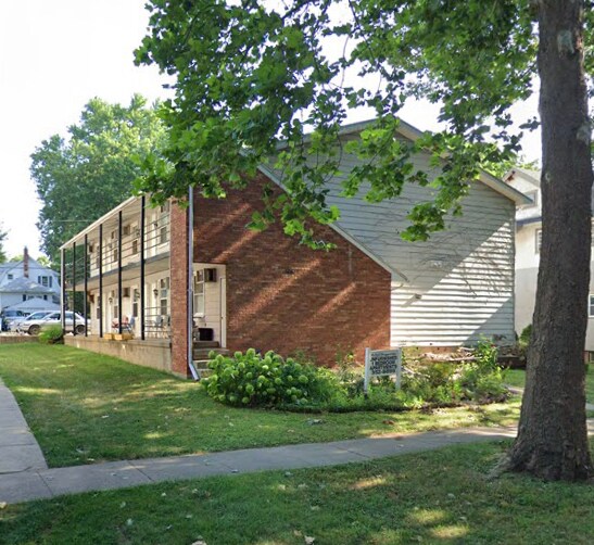 506 W White St Unit 2, Champaign, IL 61820 Apartments in Champaign