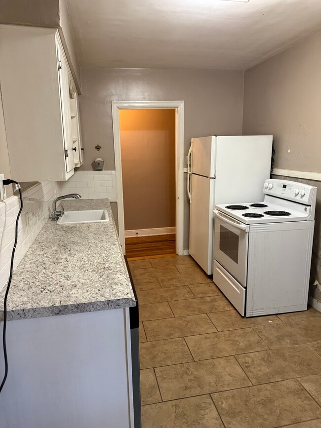 Building Photo - 2020 Courtland Pl