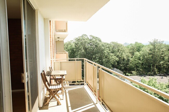 Foto del edificio - 1 Bedroom at 1800 JPA