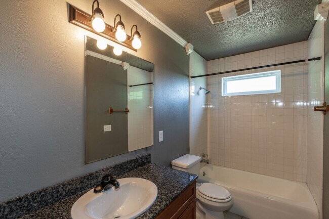 Foto del edificio - Charming 3 Bedroom in East Tulsa Home!