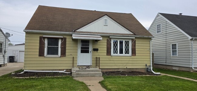 Building Photo - 1423 S 19th St