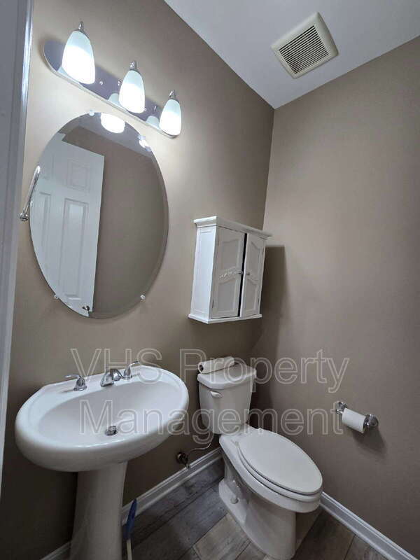 Building Photo - 721 Electric Ave