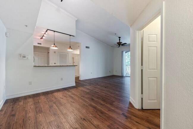 Building Photo - 15175 Michelangelo Blvd