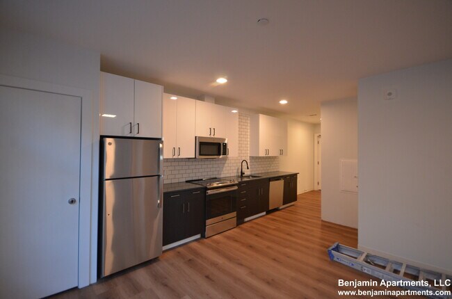 Building Photo - 89 Brighton Ave