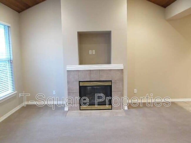 Building Photo - 21723 12th Ave W