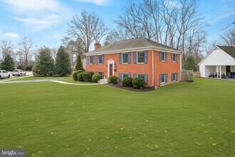 Building Photo - 8300 Midwood St