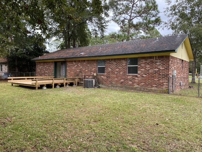 Building Photo - House for Rent