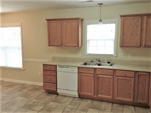 Building Photo - 1843 Longmont Drive