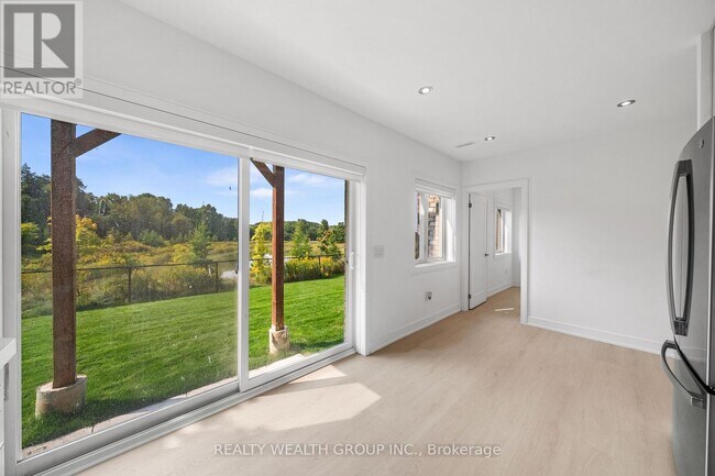 Building Photo - 261 Seaview Heights