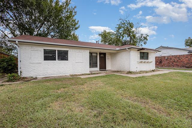Building Photo - 623 E Tyler St