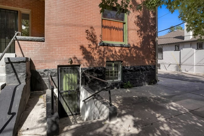 Building Photo - City Park - 1 Bedroom / 1 Bath - Washer & ...