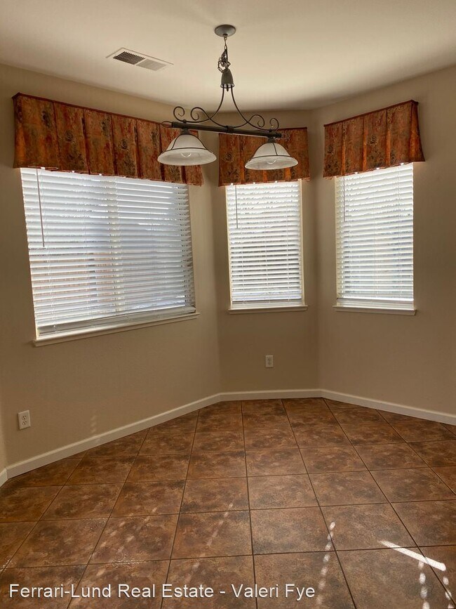 Building Photo - 3 br, 2 bath House - 10630 Vista Alta