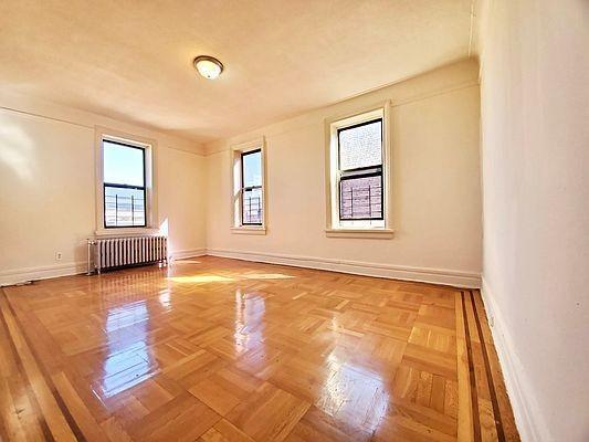 Foto principal - 1 bedroom in BRONX NY 10463