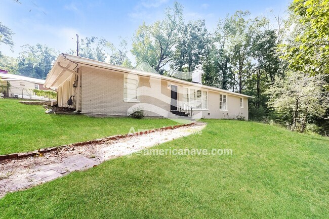 Building Photo - 3912 Mosley Dr