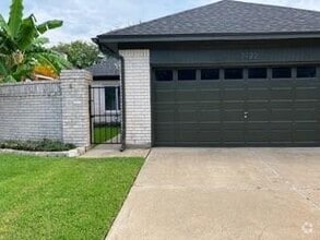 Building Photo - 2422 Clippers Cove Dr