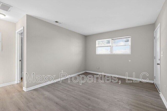 Foto del edificio - 7 Roper Dr