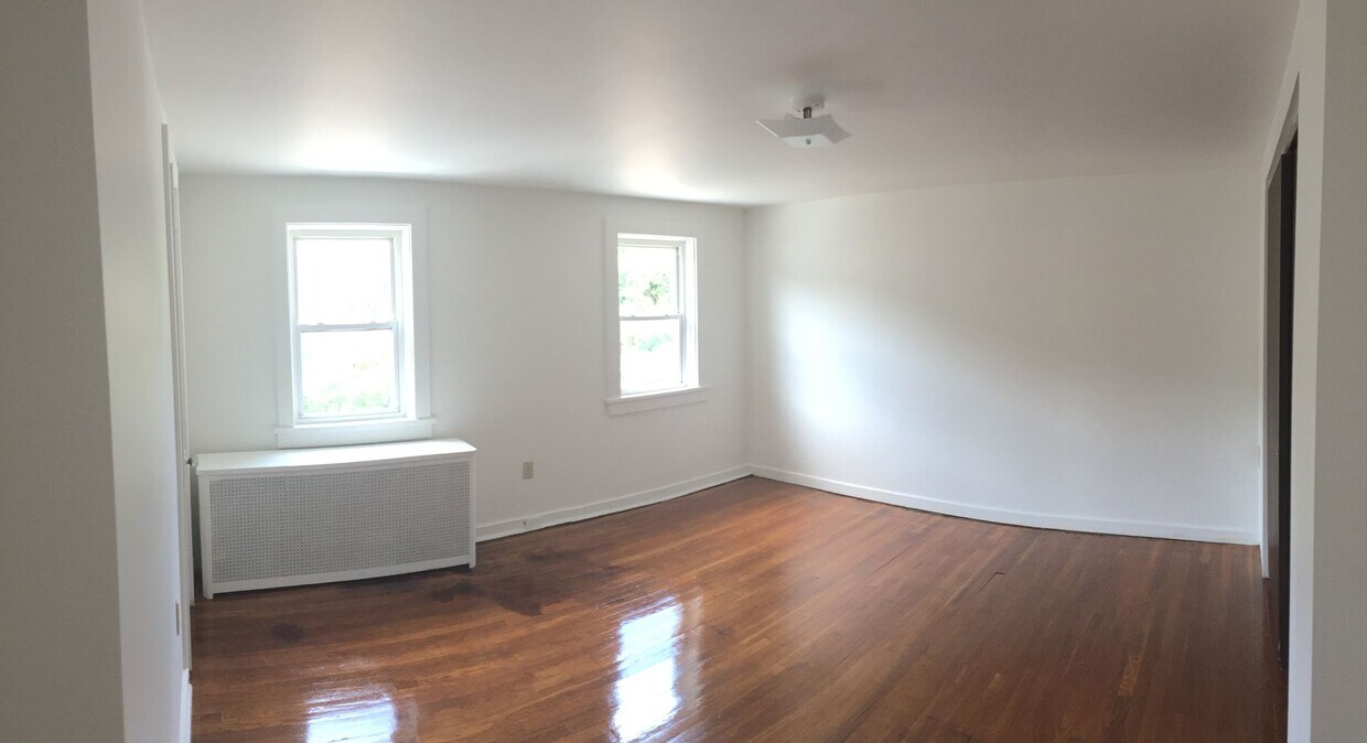 Primary Photo - 1010 Hansen St