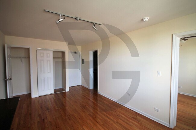 Foto del edificio - 5050 N Sheridan Rd