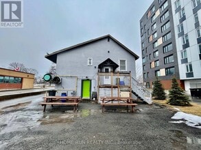 Building Photo - 704 Brookfield Rd