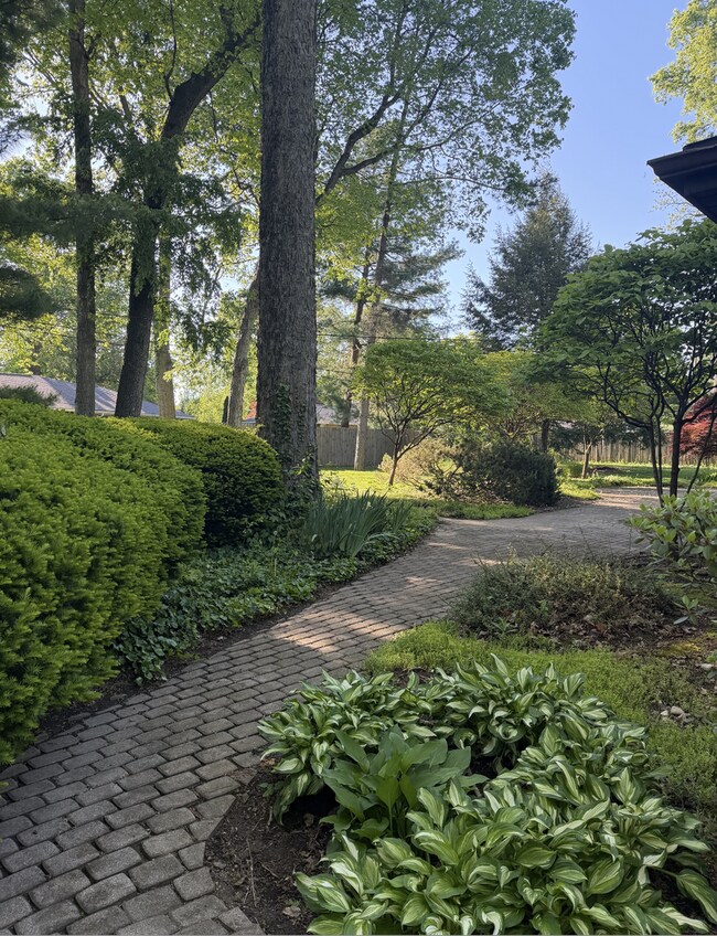 Foto del edificio - Charming Spacious Beavercreek Home Ready For Showing!