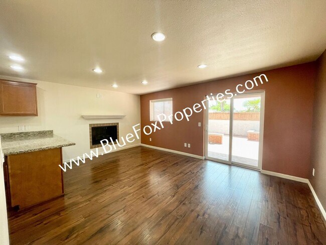 Building Photo - 2898 E Weymouth Cir