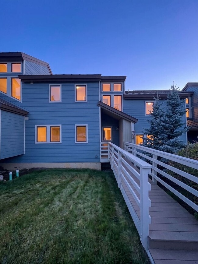 Building Photo - 111 Corinthian Cir