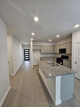 Building Photo - 2727 Crest Creek Ln