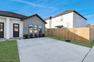 Building Photo - 3907 Maggie St