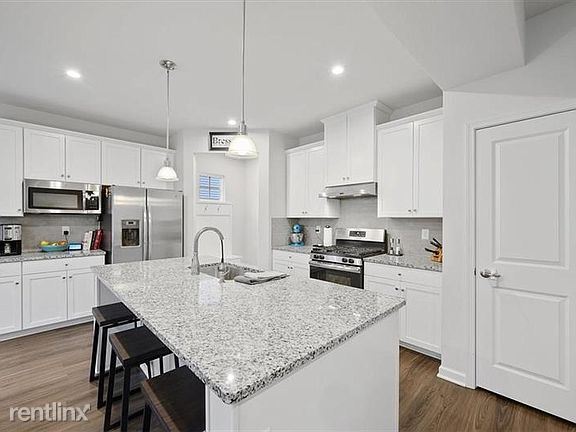 Building Photo - 4 br, 3 bath House - 165 Horseshoe Dr