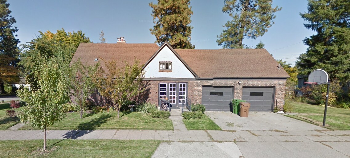 Primary Photo - Stunning South Hill Home