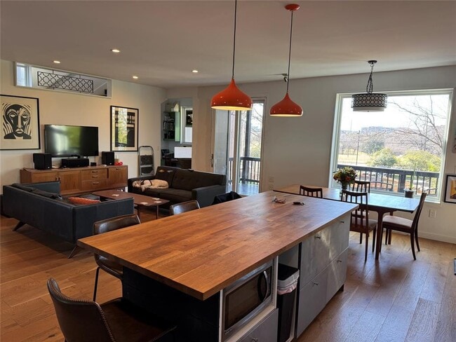 Foto del edificio - 2109 Riverview St