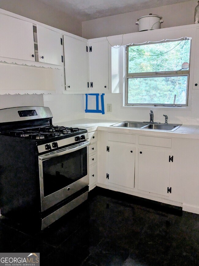 Building Photo - 3248 Dodson Dr