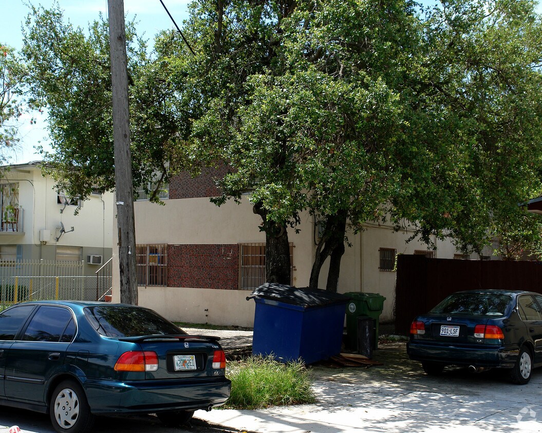 Foto del edificio - 946 NW 5th St