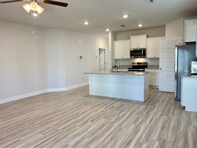 Building Photo - 492 Vermilion Cir