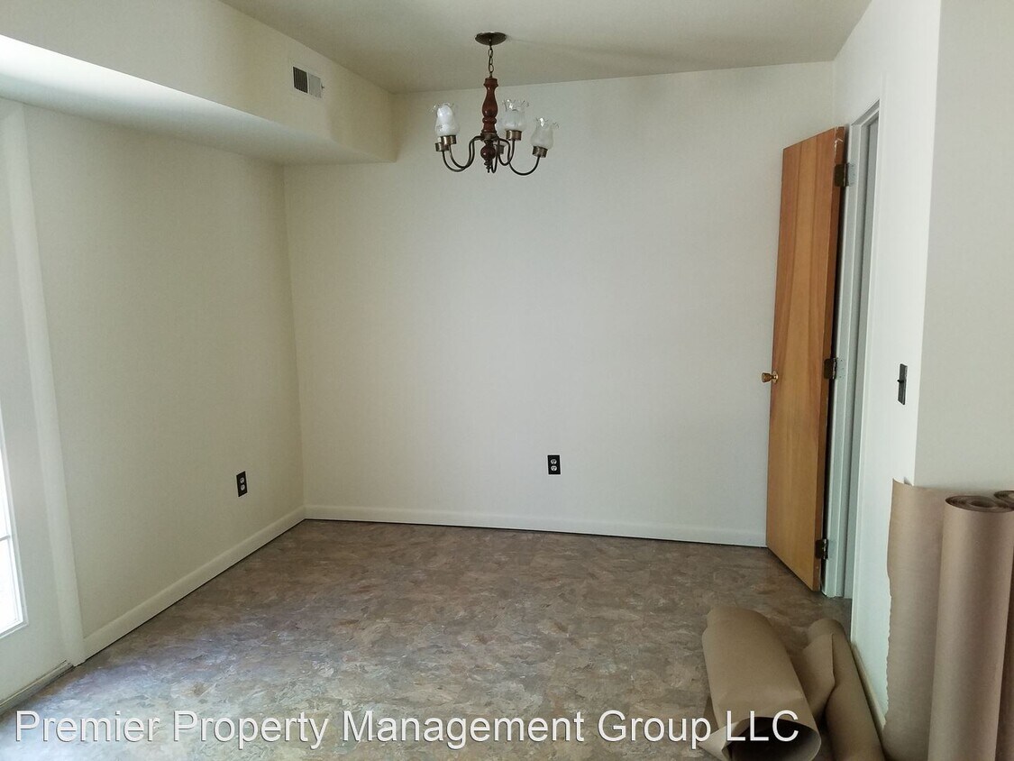 Building Photo - 2 br, 1.5 bath House - 105 10th Street