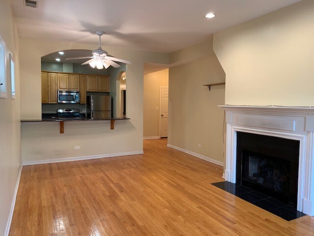 Foto del edificio - 4212 N Ashland Ave