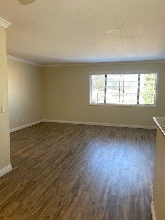 Building Photo - 2 Bedroom 2 Bath Condo near Recereation Pa...