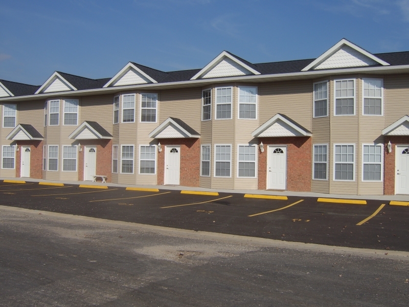 Primary Photo - Emerald Pointe Townhomes