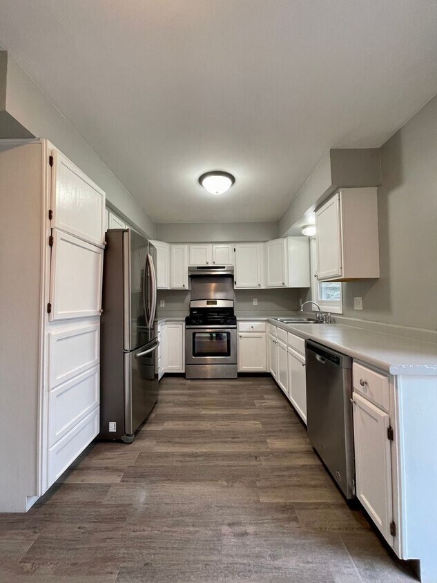 Foto principal - Spacious 5 Bedroom 2 Bathroom Home in New ...