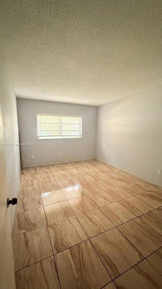 Foto del edificio - 9360 SW 87th Ave
