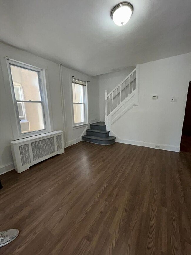 Building Photo - 35 Dexter St