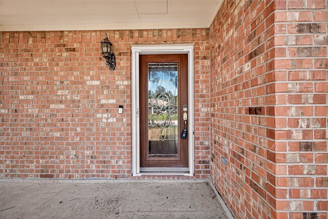 Foto del edificio - 18174 Woodsdale Ct