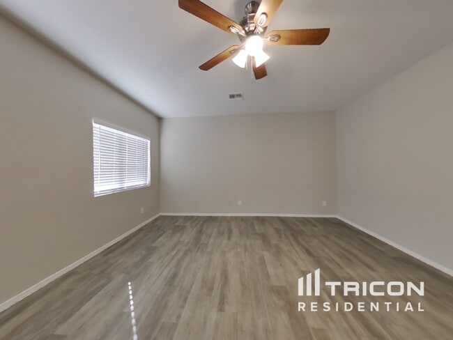 Foto del edificio - 23885 Chambers St