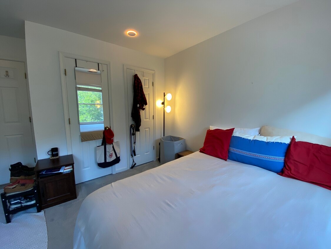 Primary Photo - 1327 Belmont St NW