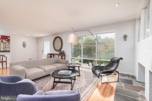 Foto del edificio - 3122 Brooklawn Terrace