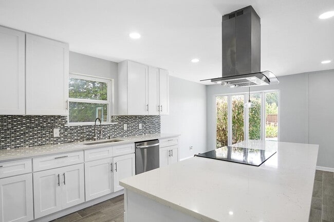 Photo - 2704 Regal Rd House